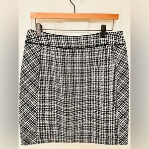 White House, Black market pencil skirt size 10 new with tags